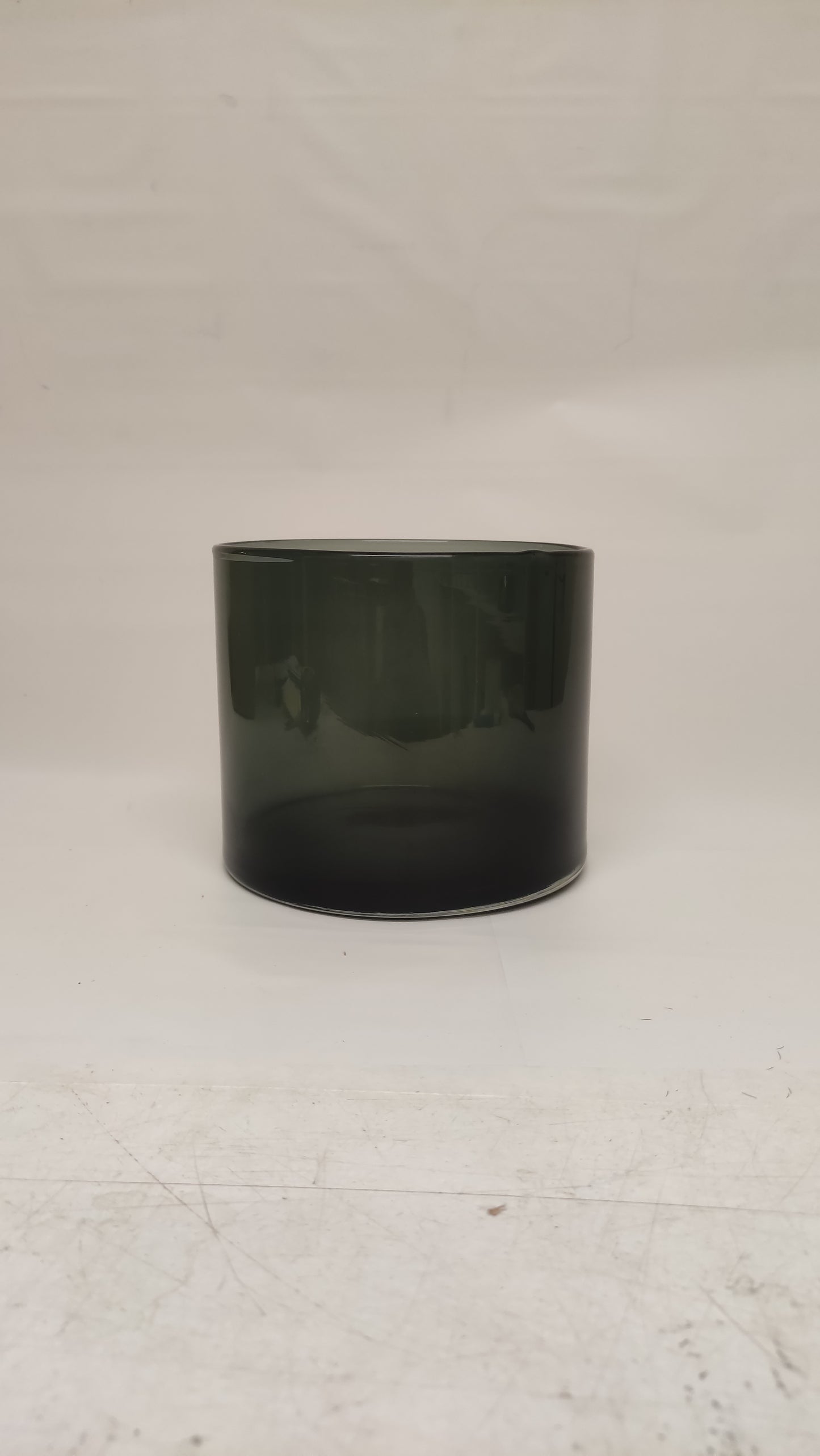 Grey short cylinder vase (16cm x H15cm)