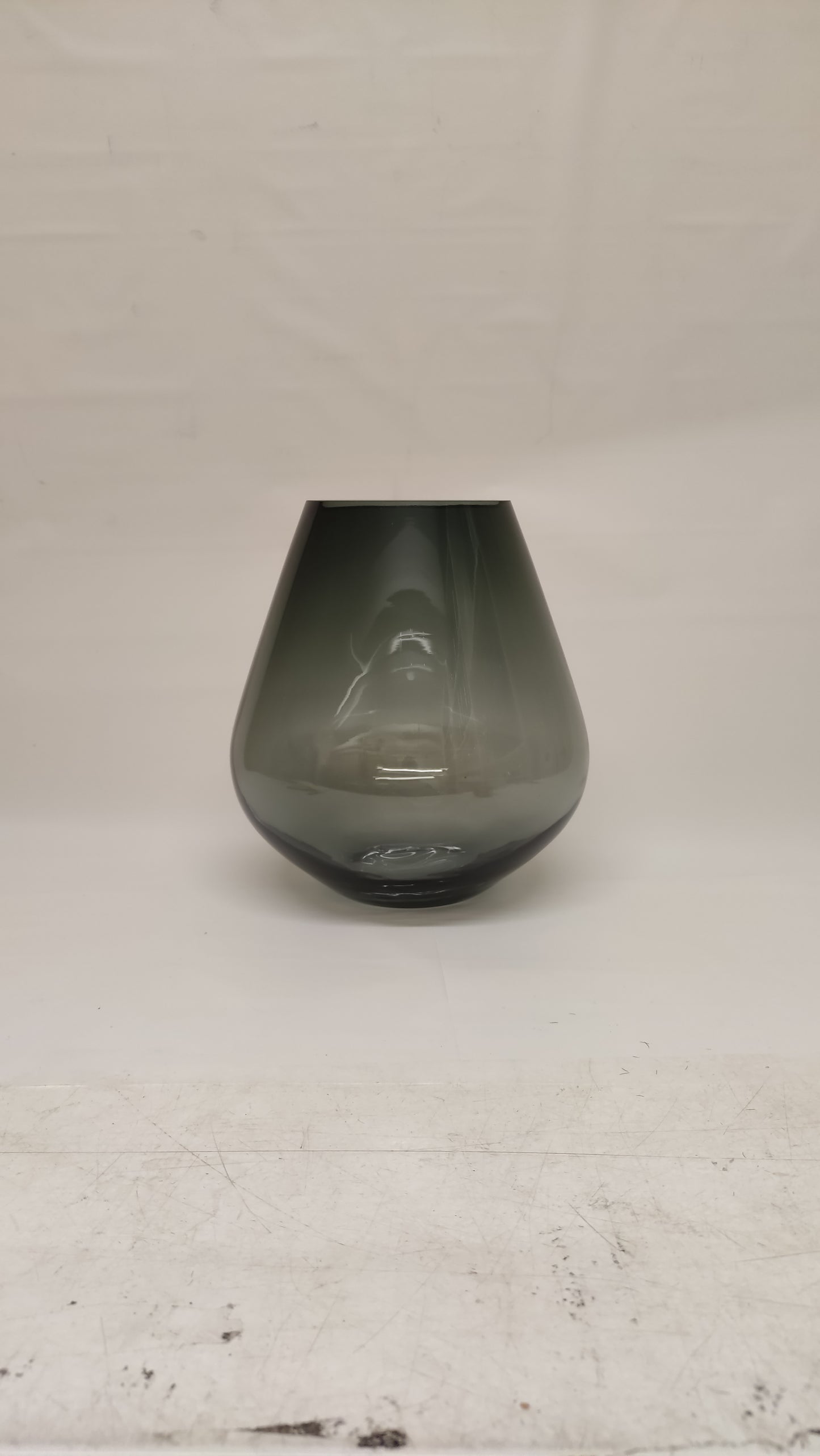 Grey Drop shape vase (apprx.16m x H28cm)