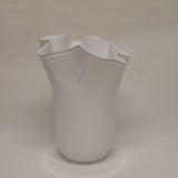 White sheet edges vase (apprx.12m x H26cm)